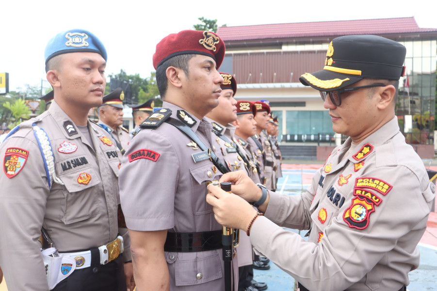 Polres Inhil Upacara Sertijab 3 Kasat dan 6 Kapolsek
