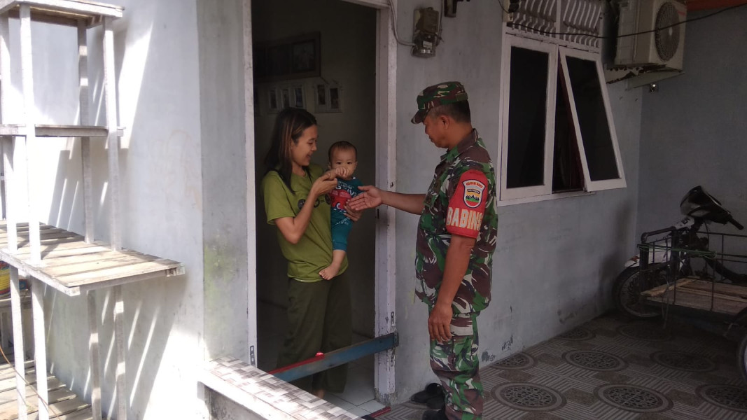 Serda L Syahdanur Lakukan Pengecekan Anak Stunting Di Perawang Barat Kecamatan Tualang