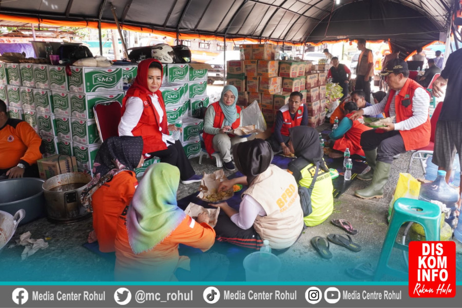 Bupati Rohul dan Ketua PMI Memberikan Dukungan Untuk Korban Banjir