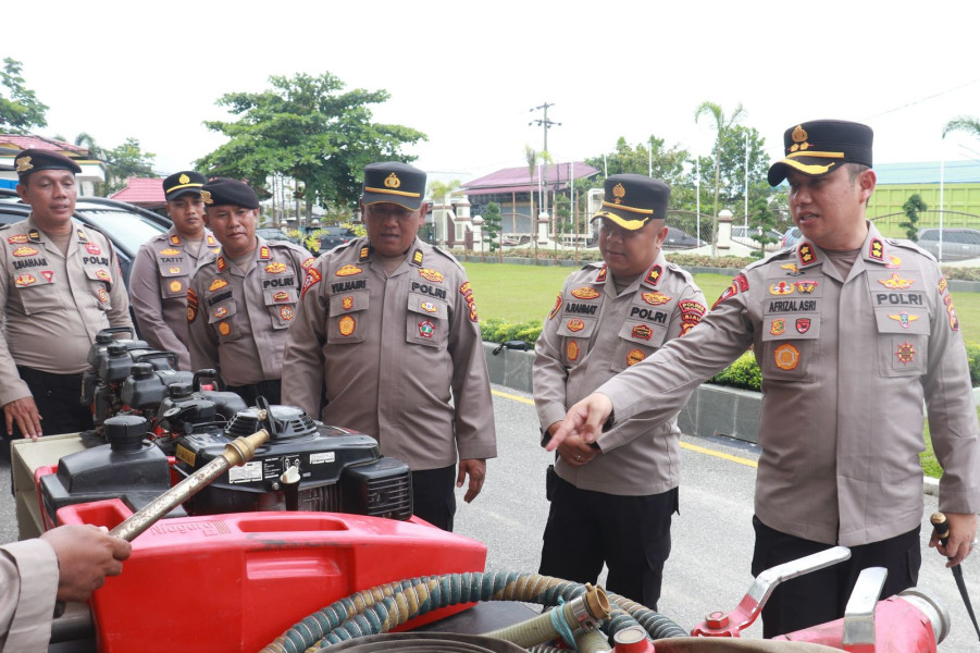 Kapolres Pelalawan Pimpin Apel dan Pemeriksaan Peralatan Karhutla: Siap Hadapi Musim Kemarau