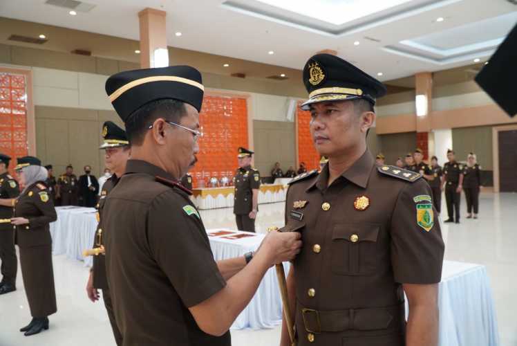 Kepala Kejati Riau Pimpin Giat Sertijab Asisten Intelijen, Asisten Pidana Khusus & Sejumlah Kajari di Riau