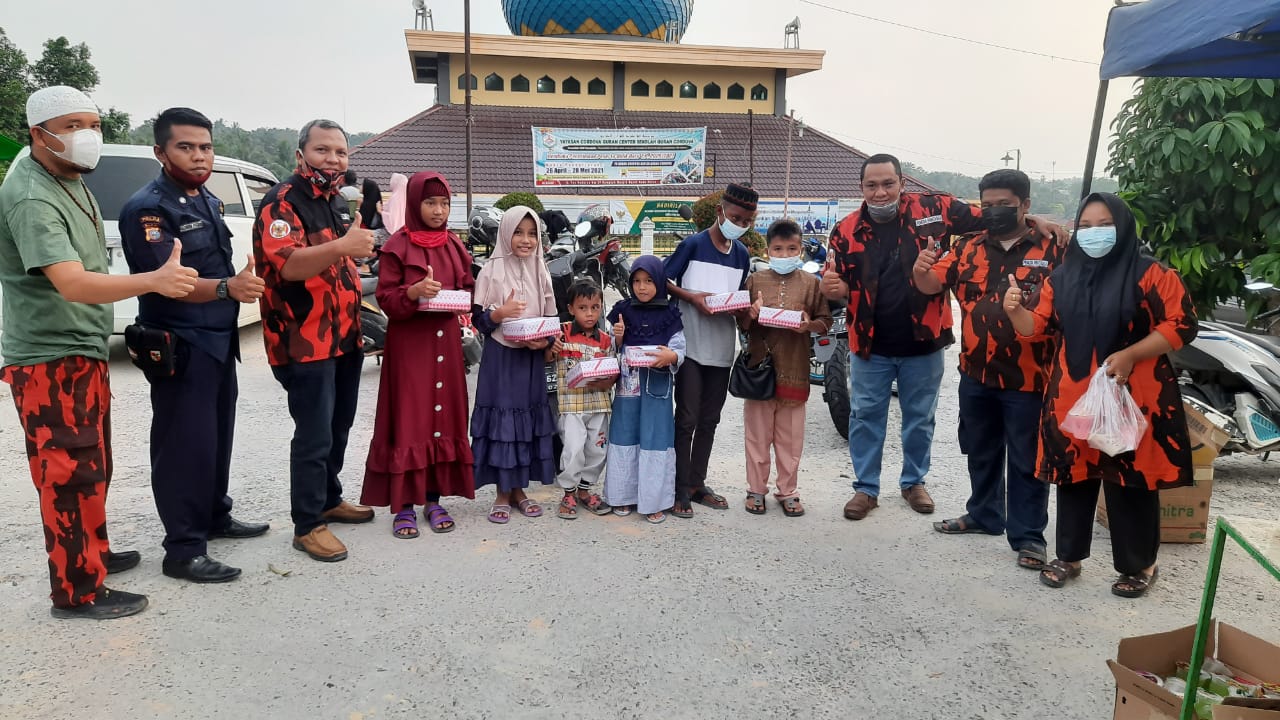 PAC PP Minas Kembali Bagikan Ratusan Paket Ta'jil Sembari Santuni Anak Yatim
