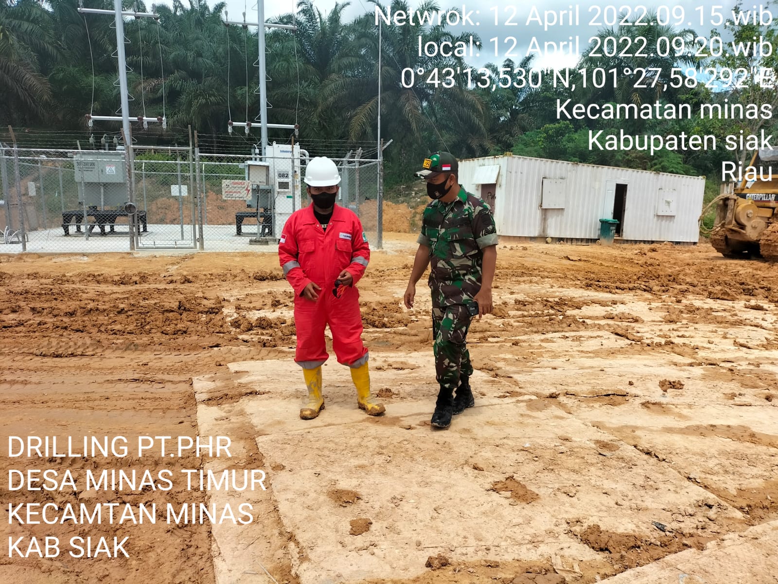 Demi Keamanan OVN, Serma M Nasir & Rekan Babinsa Koramil 03/Minas Lakukan Patroli Drilling
