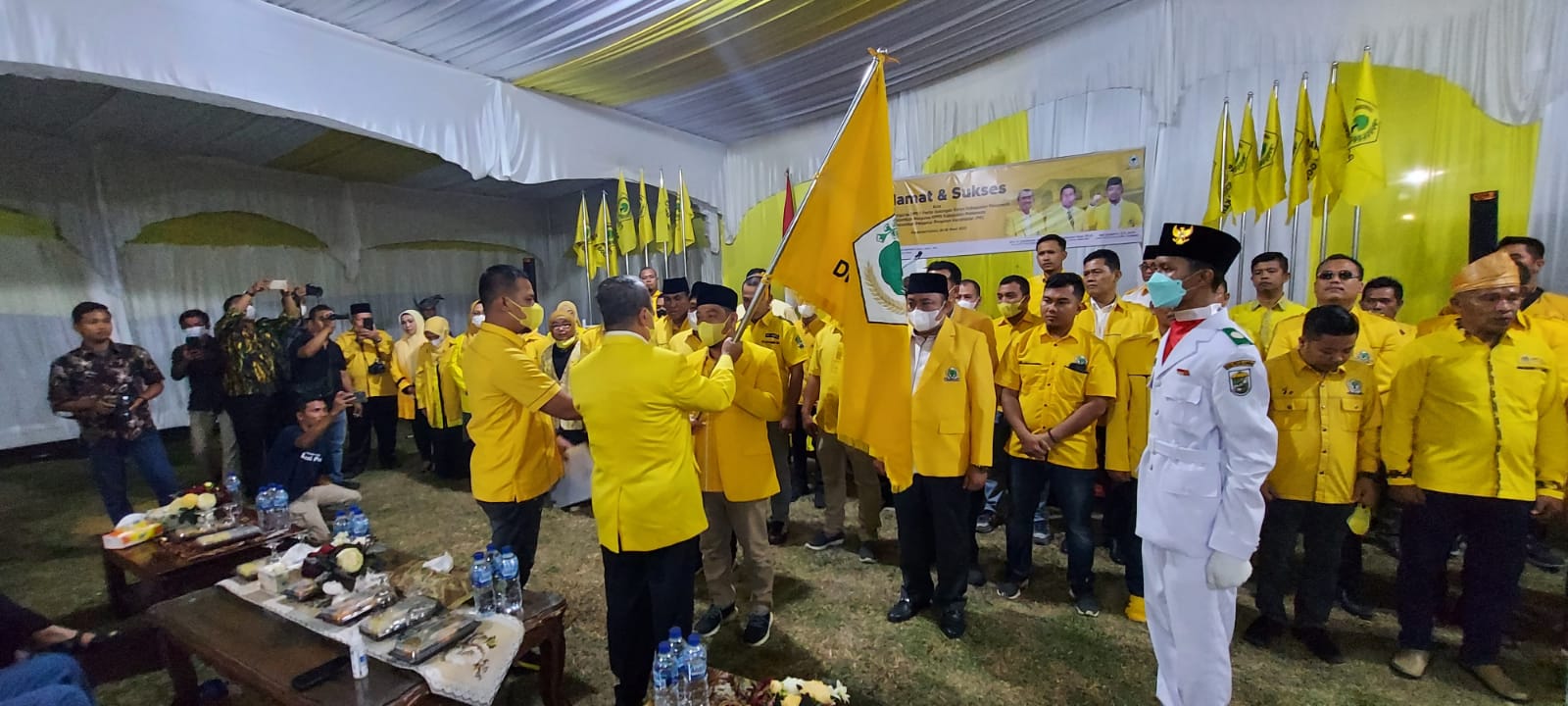 Gubri Yang Juga Ketua DPD I Golkar Riau Lantik Golkar Pelalawan