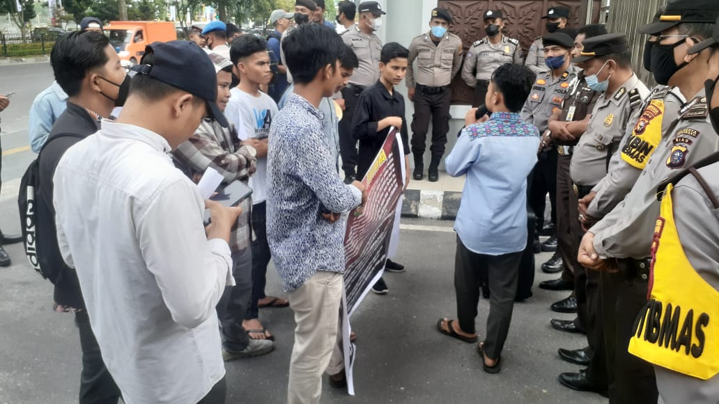 Unjuk Rasa Dugaan Korupsi Disidik Riau, Demonstran Minta Pj Bupati Kampar Diperiksa Jaksa