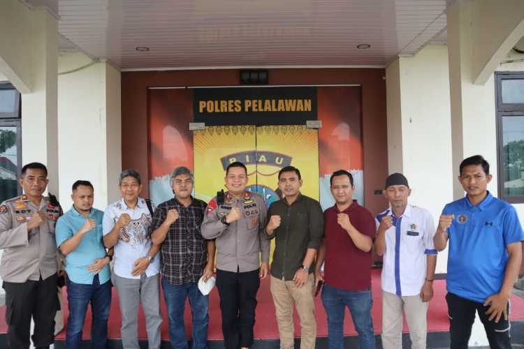 Panitia HPN & HUT PWI ke 77 di Kabupaten Pelalawan Silaturahmi Harmoni Kapolres Pelalawan