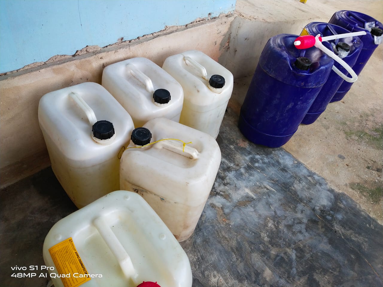 Sediakan Ratusan Liter Disinfektan, Jika Membutuhkan Dewan Suryono Minta Warga Jemput Dikediamannya