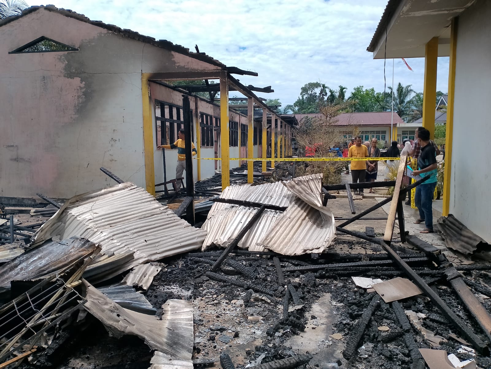 Kerugian Ditaksir Rp 900 Juta, Bangunan SDN 006 Desa Sialang Jaya Hangus Terbakar 
