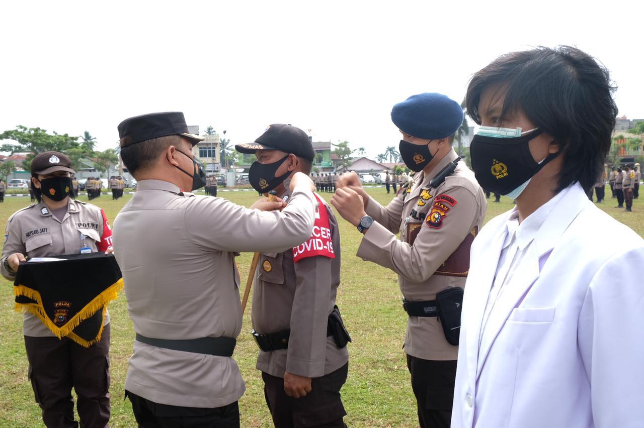 Kapolda Riau Pimpin Apel Kesiapan Bhabinkam & Tenaga Medis Kepolisian Sebagai Tracer dan Vaksinator