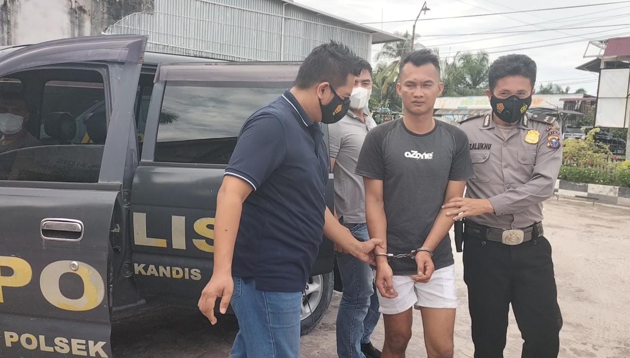 Mabuk Tuak Hingga Aniaya Anak Usia 4 Tahun, Pria Ini Digelandang Ke Mapolsek Kandis