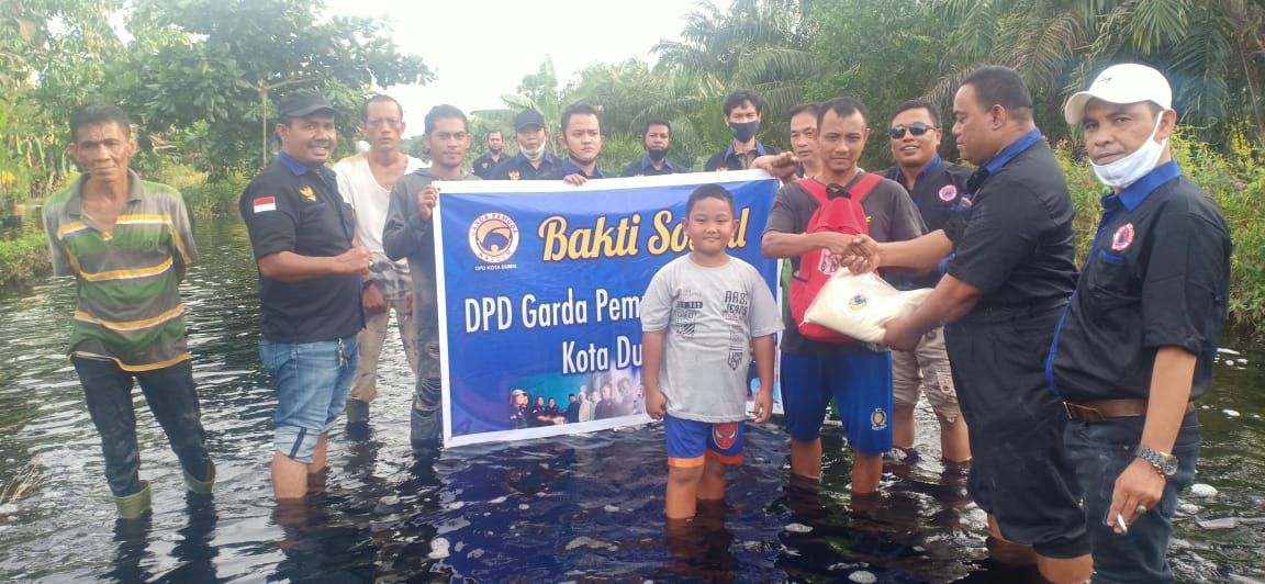 GP Nasdem Jumpai Korban Banjir Di Kelurahan Bumi Ayu Sekaligus Memberi Bantuan