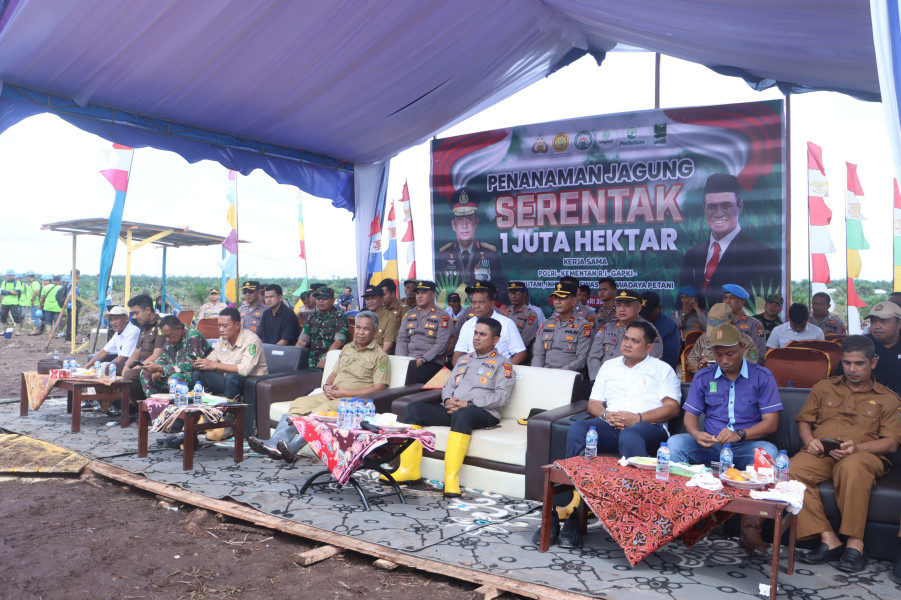 Polres Inhil Tanam Jagung, Dukung Swasembada Pangan