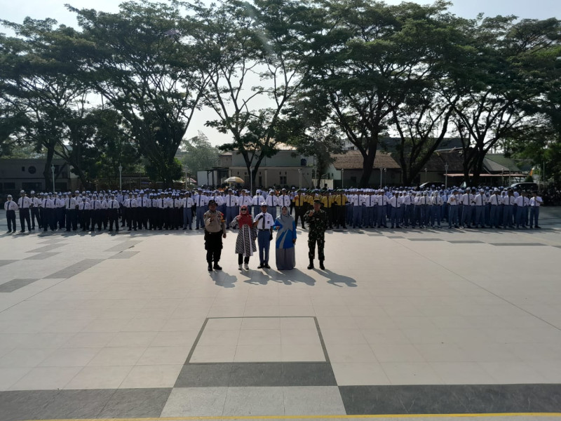 Babinsa Koramil 04/Perawang Hadiri Upacara Pembukaan LKBB Tingkat SMP dan SMA Se-Kecamatan Tualang di SMP 4 Tualang