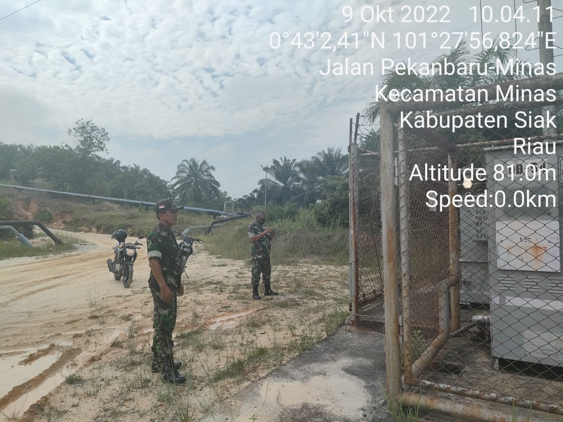 Peltu Siambaton dan Serma Zulkifli Giat Patroli Penguatan Binter SKK Migas di Area 2 PT PHR Minas