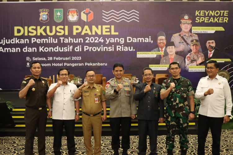 Asisten Intelijen Kejati Riau Hadiri Kegiatan Diskusi Panel, Dengan Tema Mewujudkan Pemilu Tahun 2024 yang Damai, Aman dan Kondusif di Provinsi Riau