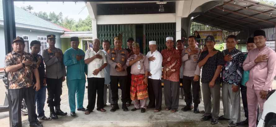 Program Jum'at Curhat, Kapolres Rohul Mendapat Apreasiasi Dari Ketua IKADI Rambah Hilir