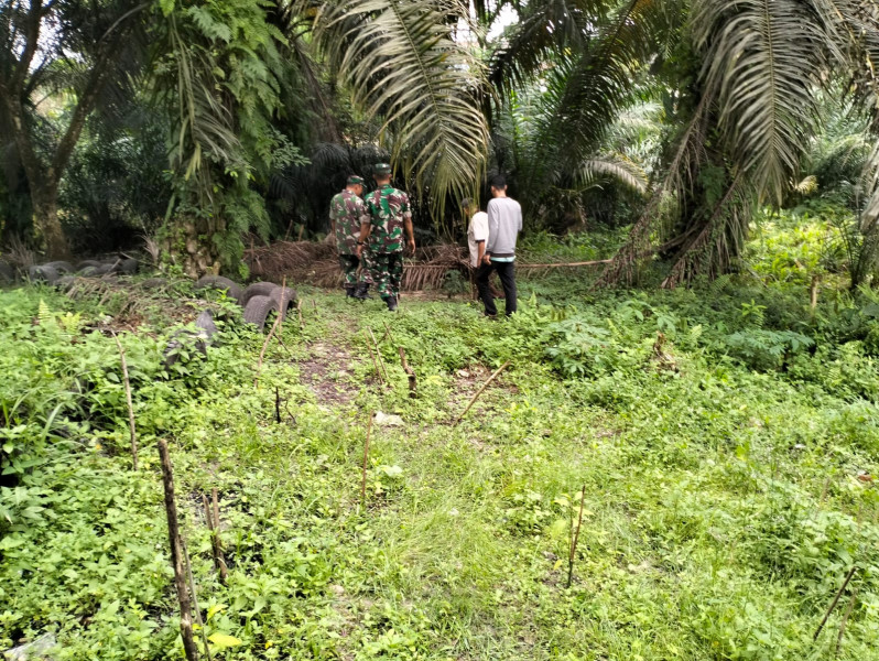 Dengan Warga Binaan, Pelda Ramli Dan Koptu Hari Rutin Ajak Patroli Antisipasi Karlahut di Perawang Barat