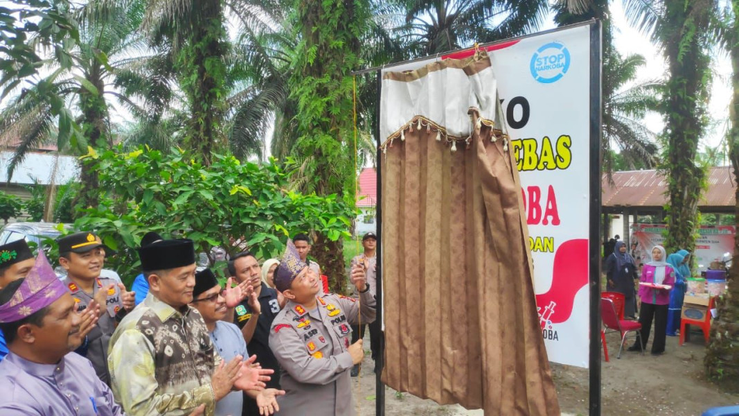 Kapolres Siak Resmikan Posko Kampung Bebas Narkoba di Kampung Empang Pandan Koto Gasib