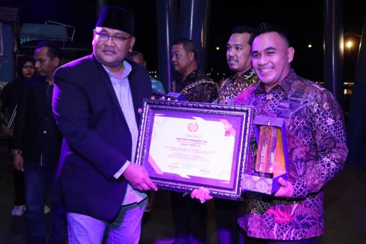 Dua Pejabat Polres Inhu Terima JMSI Riau Award dan Penghargaan, Ini Namanya