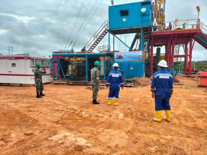 Demi Keamanan OVN di PT PHR Minas, Serma Muhajir dan Serka Alif Continue Lakukan Patroli di 4 Lokasi Drilling 