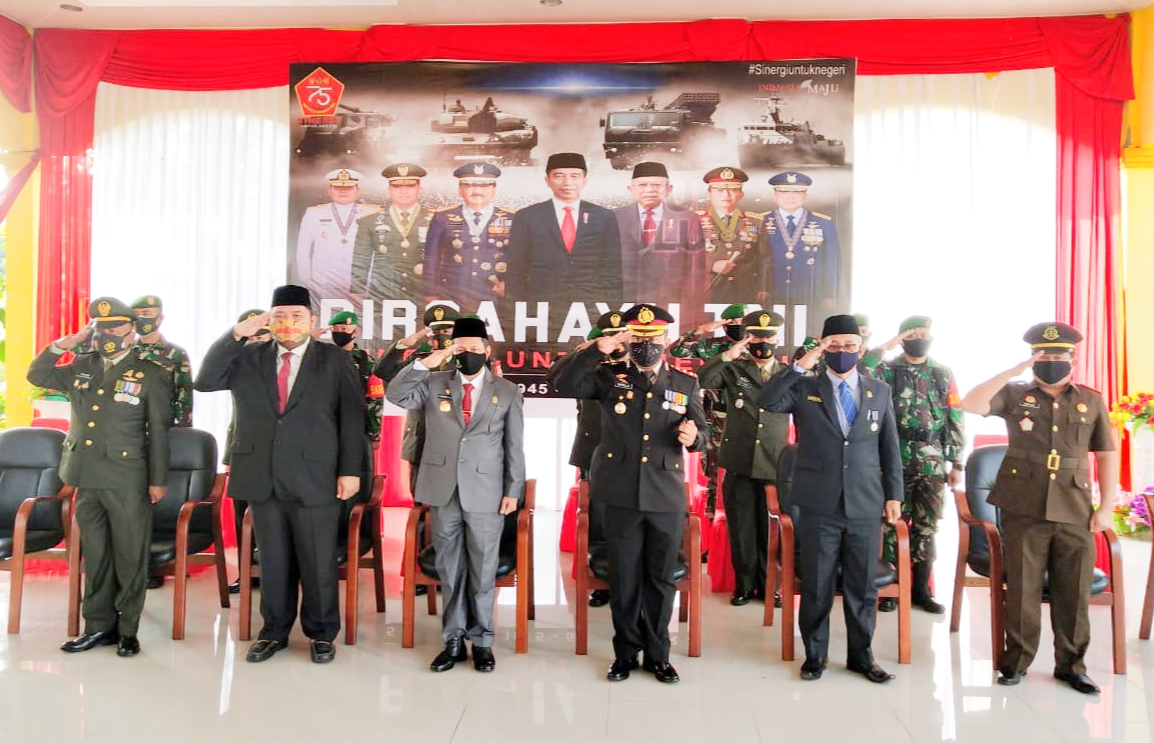 Pemkab Rohul Melaksanakan Upacara HUT TNI Ke-75 Secara Virtual