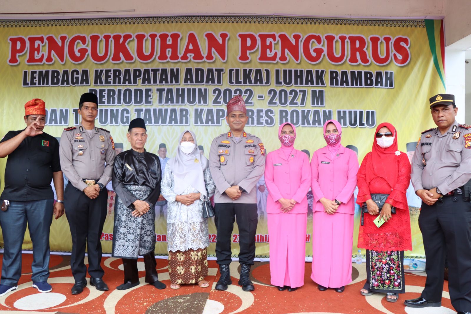 Kapolres Rohul Dinobatkan Menjadi Anak-Keponakan Suku Kuti Oleh Raja Luhak Rambah