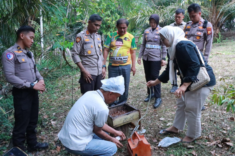 Kapolres Kampar Patroli Jelajah Desa,  Jalin Sinergi dengan Petani Lebah di Hutan Kemasyarakatan Alam Mahligai