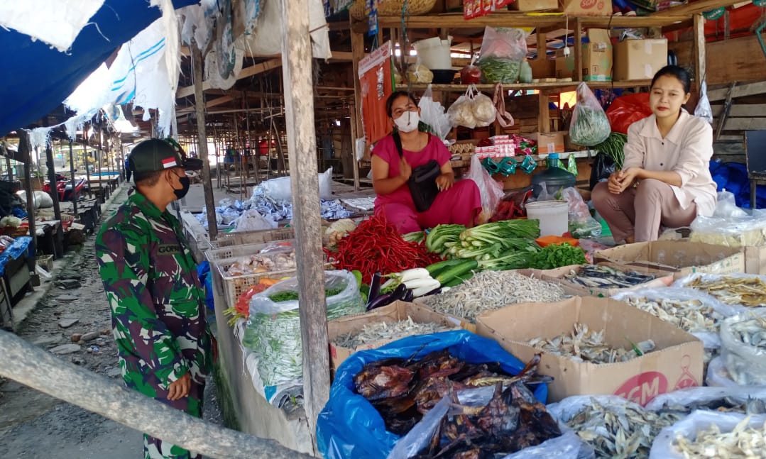 Antisipasi COVID-19, Serka Gopardin Continue Gakplin Rutin di Pasar Tradisional Minas