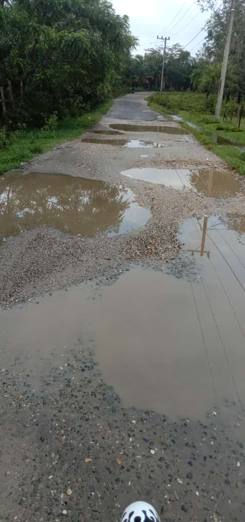 Jalan Penghubung Antar Kecamatan di Kuansing Rusak Parah, Masyarakat Minta Pemkab Lakukan Perbaikan