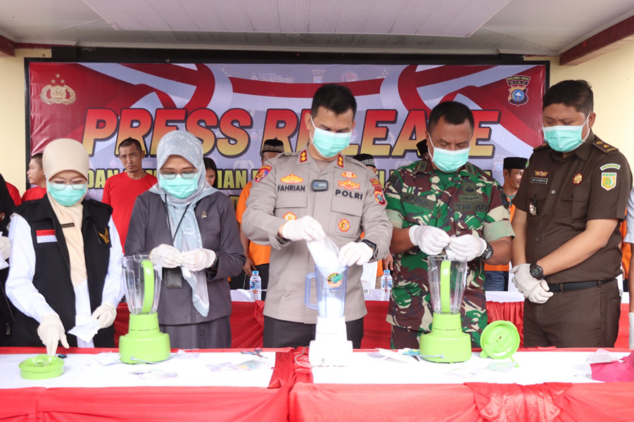 Polres Inhu Gelar Press Release dan Pemusnahan BB Narkotika Dalam Rangka Operasi Antik LK Tahun 2024