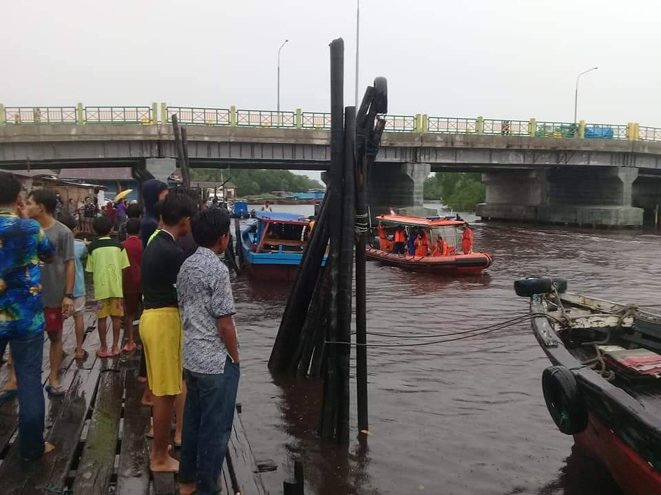 Breaking News!!! Seorang Remaja Tenggelam Di Dermaga Primkopal Kota Dumai