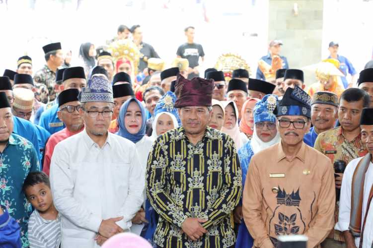 Hadiri Pelantikan Pengurus Gonjong Limo Kabupaten Siak, Begini Pesan Bupati Alfedri