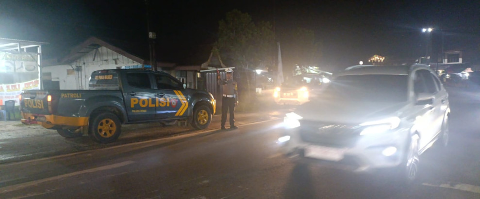 Antisipasi Laka Lantas dan Aksi Kriminal, Personil Unit Lantas Polsek Minas Rutin Lakukan Patroli Blue Light