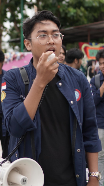 IHKRAM MULYA KETUA MAHASISWA KAMPAR KIRI HILIR ANGKAT BICARA, DESAK PJ BUPATI MINTA MAAF DAN EVALUASI PENGELOLAAN TKS