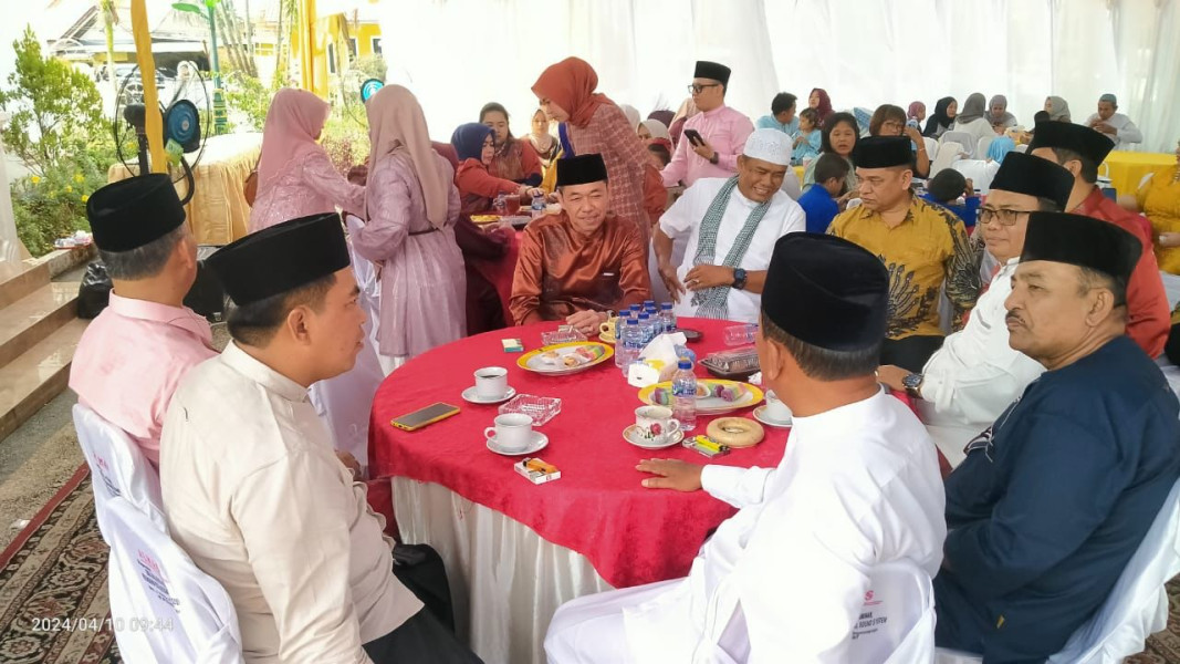 Mempererat Silaturahmi, Bupati Rohil Open House Dua Hari di Mess Pemda dan Rumah Pribadi