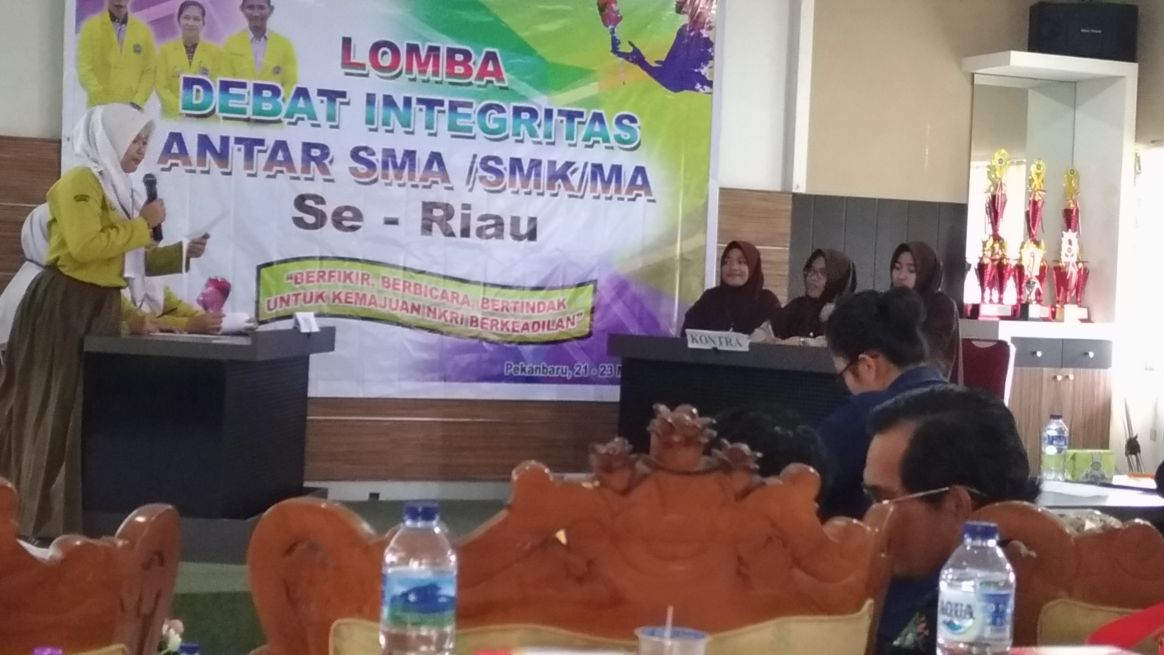SMAN 1 Kandis Juara 3 Debat Integritas Tingkat SLTA SE Riau