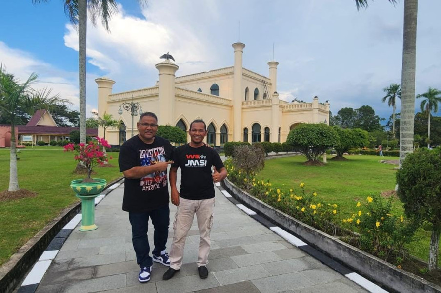 Kunjungi Kota Istana, Ketua Umum JMSI Takjub Dengan Keindahan Objek Wisata di Siak Sri Indrapura