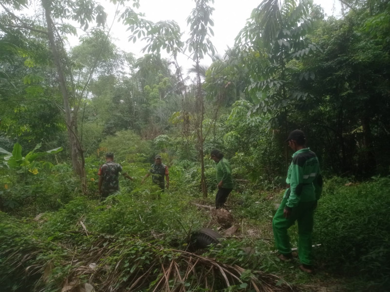 Dengan Tim Gabungan & Warga Binaan, Sertu Venus Luberto dan Kopda Lasroha, Ajak Patroli Di Perawang Barat Guna Antisipasi Karlahut