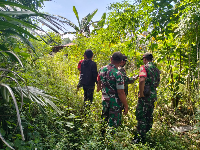 Giat Penanggulangan Karhutla Kopda Salomo Sembiring Lakukan Patroli di Kampung Minas Timur 