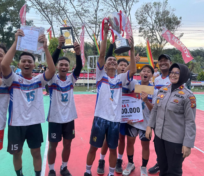 Penutupan Turnamen Volly Ball Dalam Rangka Menyambut Hari Ulang Tahun Bhayangkara Ke 78 Tingkat SMU / MA Sederajat  Se Tapung