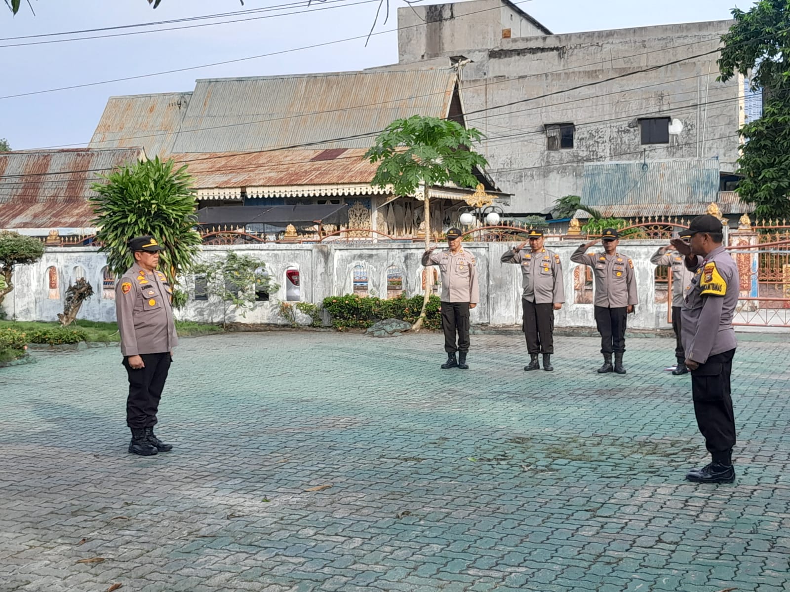 Kapolsek Siak Hulu Pimpin Apel Konsolidasi Pengamanan Ibadah Malam Natal, Ini Arahannya