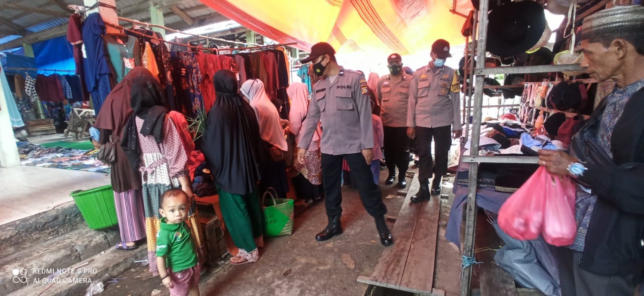 Jaga Kamtibmas di Pasar, Polsek Kuala Kampar Lakukan Patroli