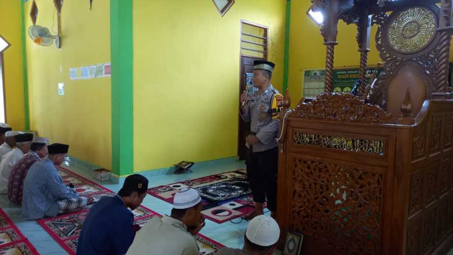 Polsek Koto Gasib Jajaran Kembali Lakukan Giat Jumat Curhat di Masjid Nurul Hikmah, Hal Ini Yang Disampaikan 