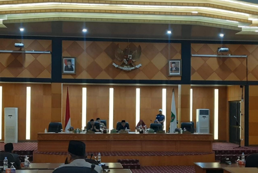 Sejumlah Anggota Dewan Berhalangan Hadir, Rapat Paripurna DPRD Siak Akhirnya Ditunda