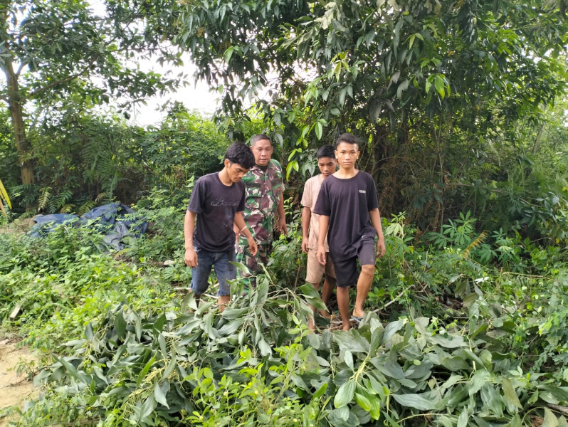 Babinsa Pelda Ramli Nst Patroli Pencegahan Karhutla di Perawang Barat, Situasi Aman