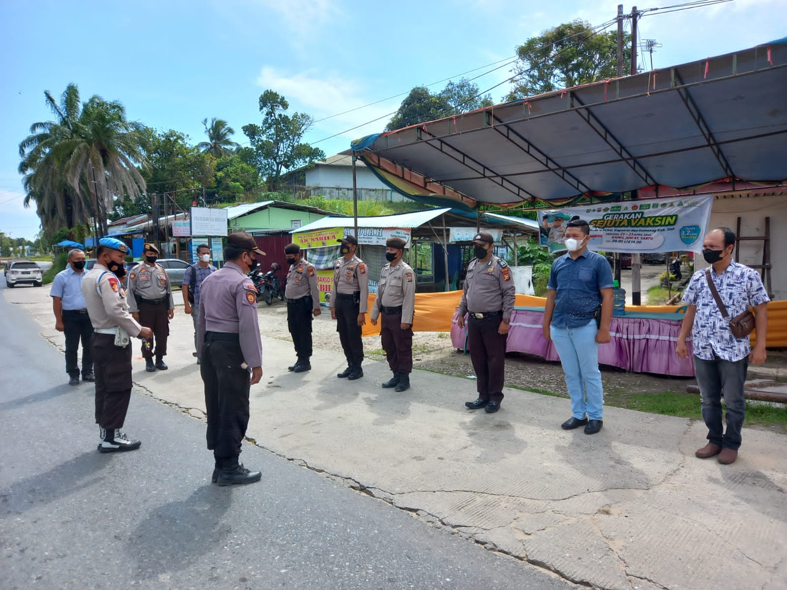 Giat Percepatan Vaksinasi Covid-19 Selalu Gencar Serta Rutin Dilakukan Personil Polsek Minas