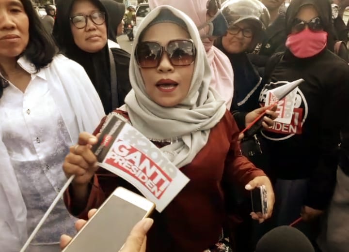 Aksi  #2019GantiPresiden di Pekanbaru, Ini Kata Barisan Emak-Emak Yang Ikut Orasi