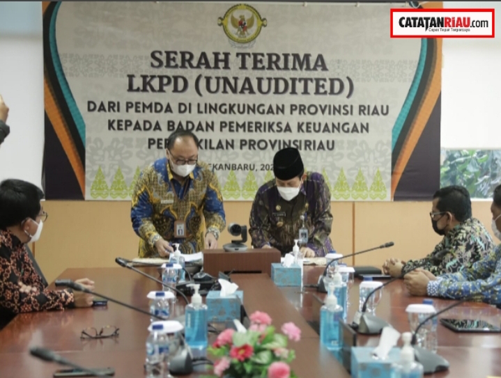 Bupati Rohul Serahkan LKPD Kepada BPK Perwakilan Riau