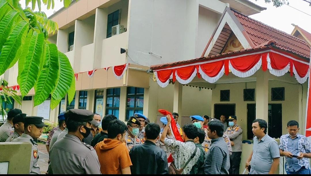Mantan Kakanwil ATR/BPN Riau Kembali di Demo Terkait Kasus Suap PT Adimulia Agrolestari