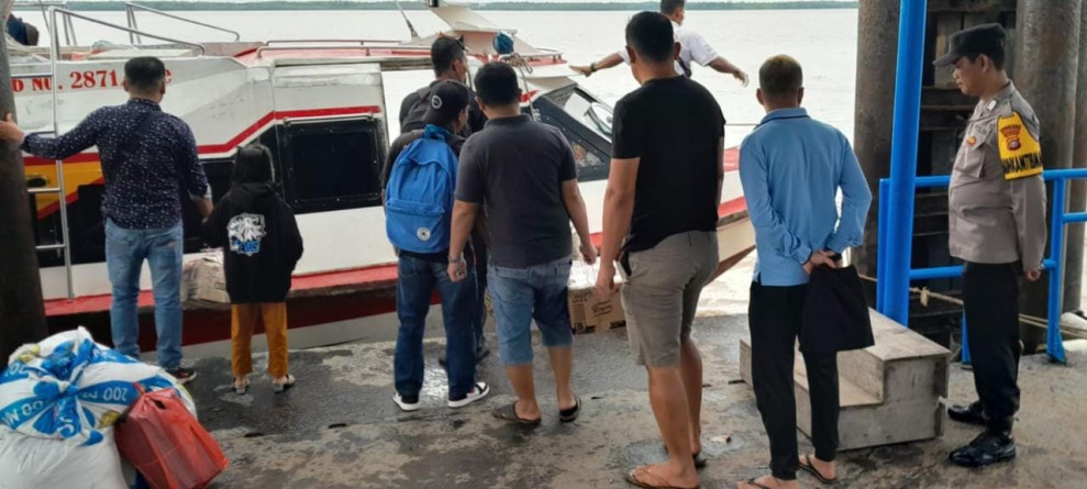 Tingkatkan Rasa Aman Kepercayaan Masyarakat,  Polsek Kuala Kampar Kamtibmas Bulan Ramadhan di Pelabuhan